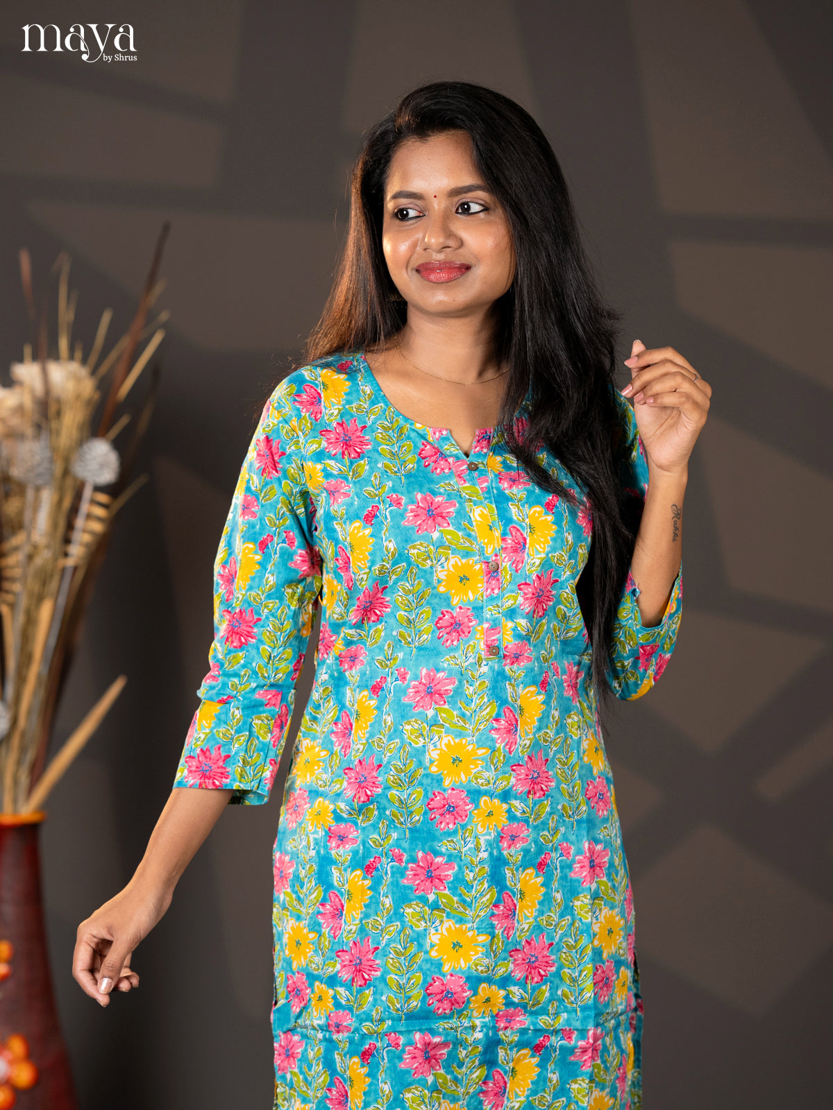 Blue Floral Printed Cotton Straight Kurti