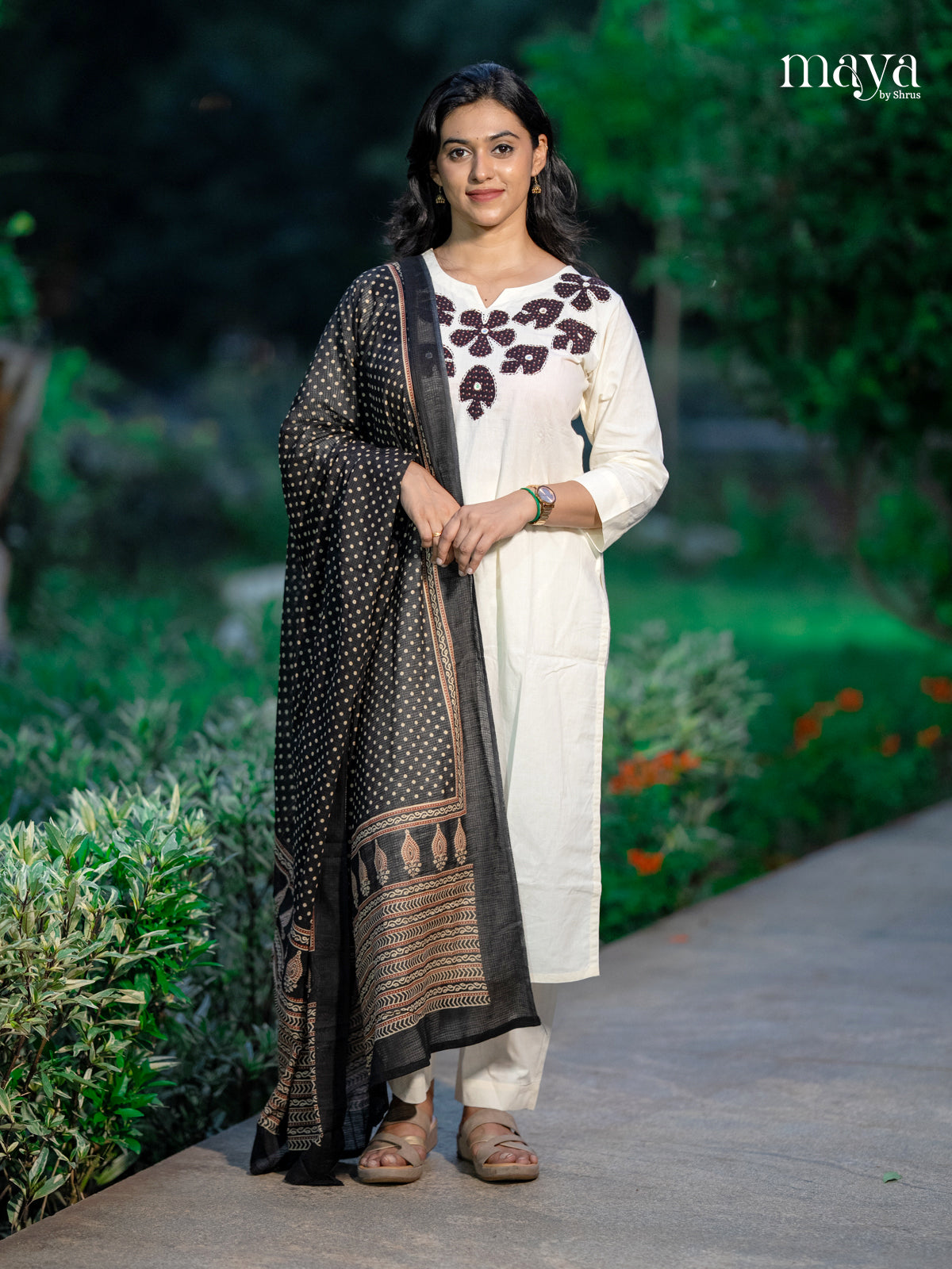 Off-white Readymade Salwar with Embroidered Design-mdj03009