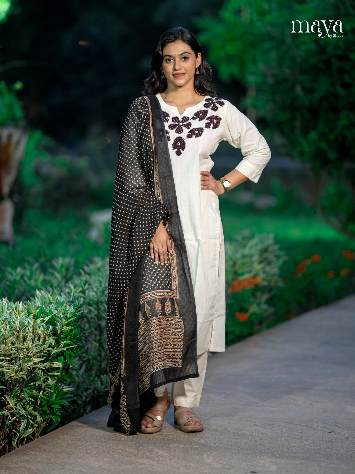 Off-white Readymade Salwar with Embroidered Design-mdj03009
