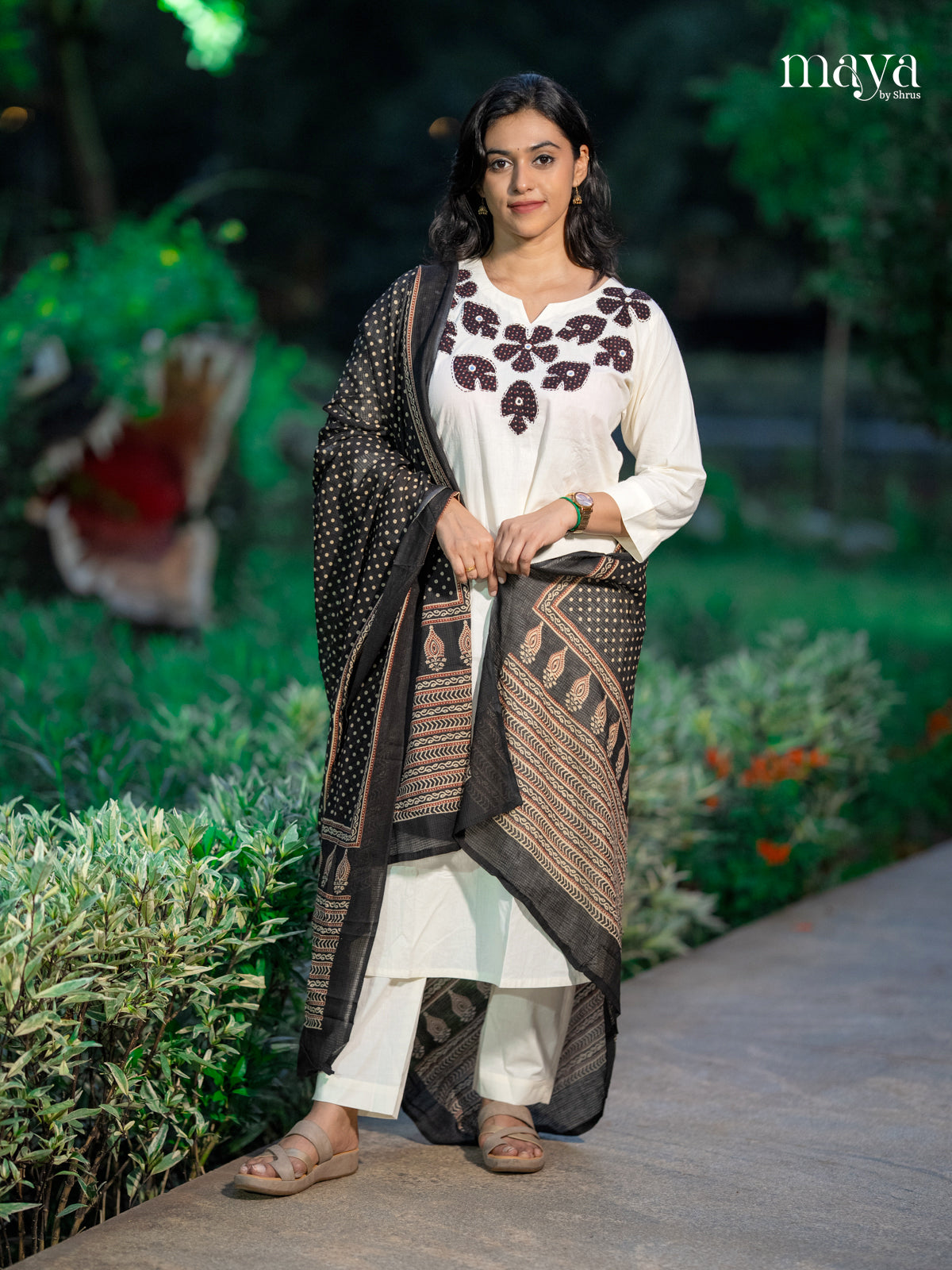 Off-white Readymade Salwar with Embroidered Design-mdj03009