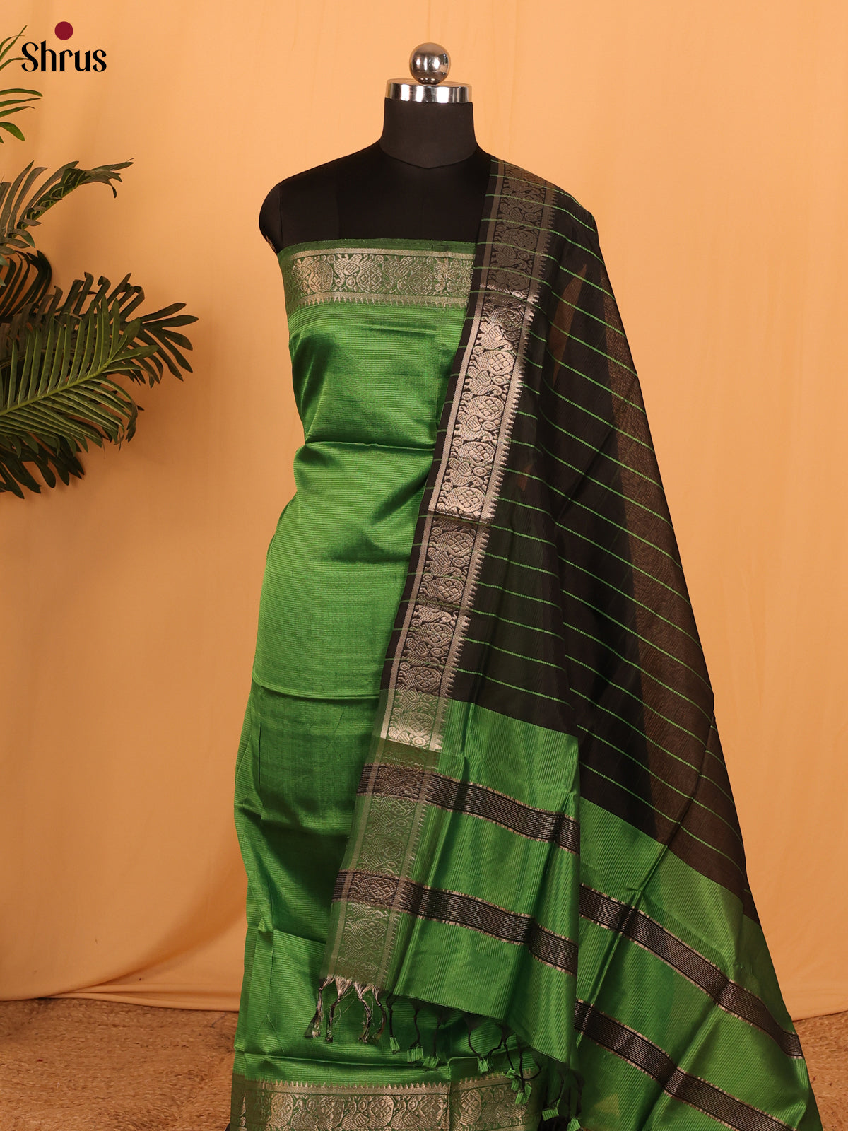 Green & Black Managalagiri Cotton Unstitched Top & Dupatta - MDA04010