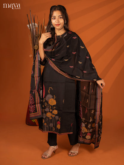 Embroidered Semi Georgette Black 3Pc Salwar Suit- Top, Bottom & Dupatta