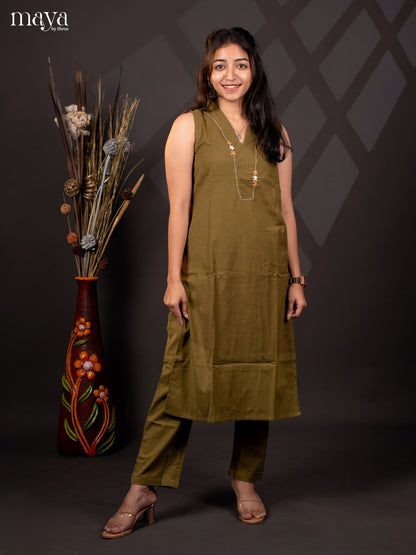 Green Cotton solid Salwar Suit - Top & Buttom