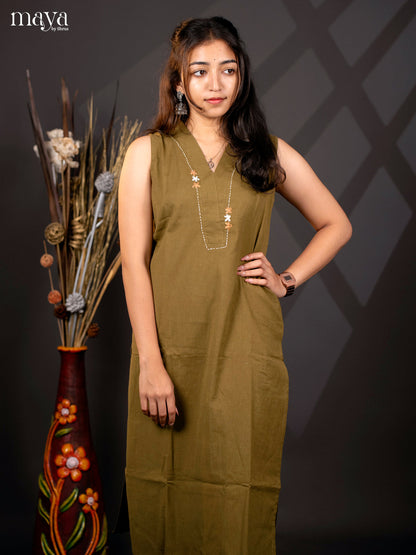 Green Cotton solid Salwar Suit - Top & Buttom