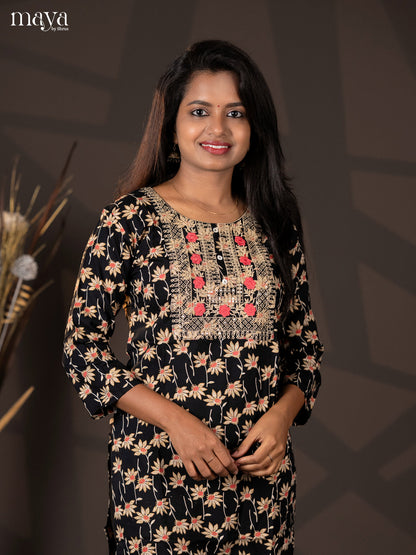 Black Floral printed Cotton Straight Kurti