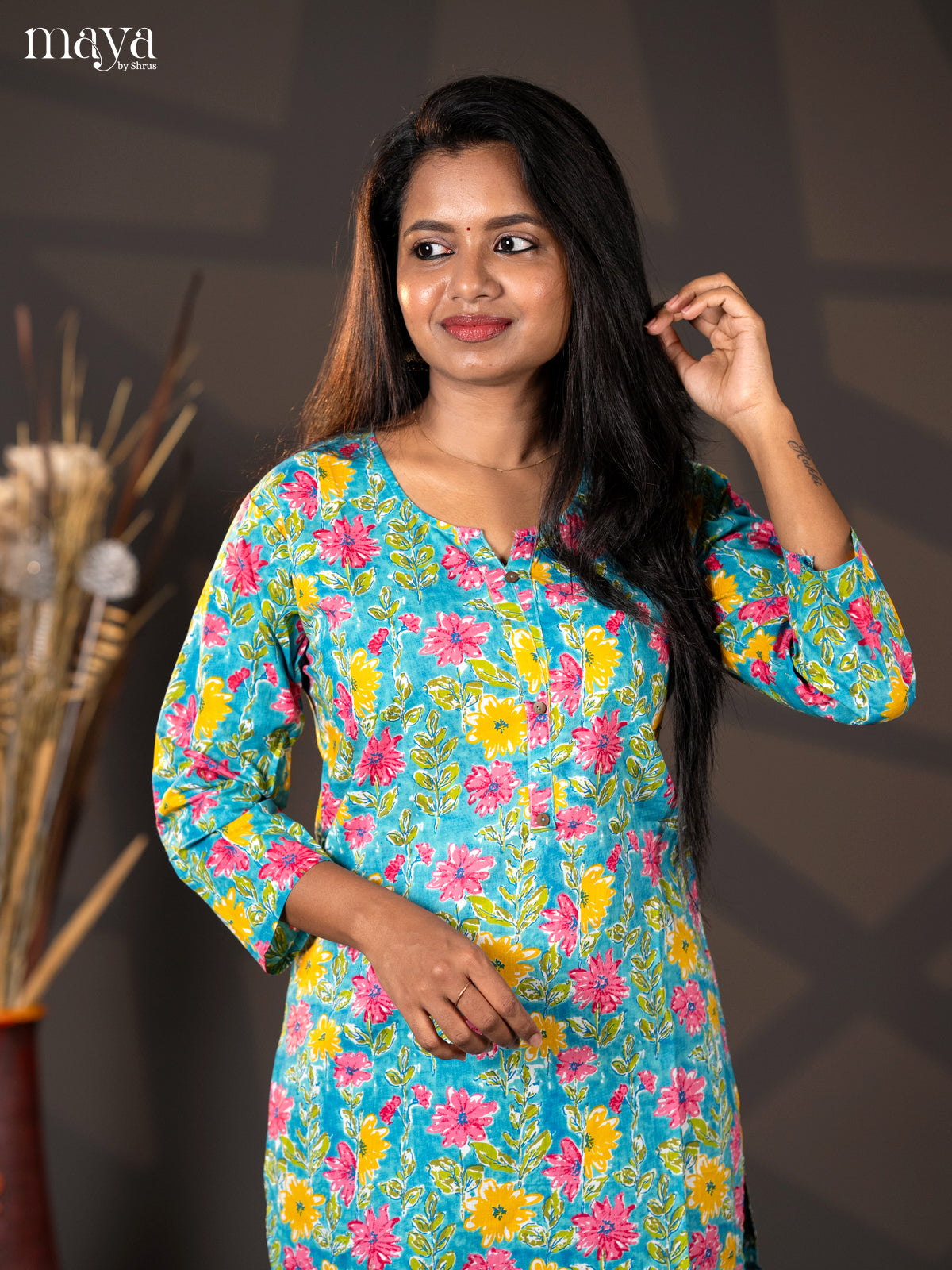 Blue Floral Printed Cotton Straight Kurti