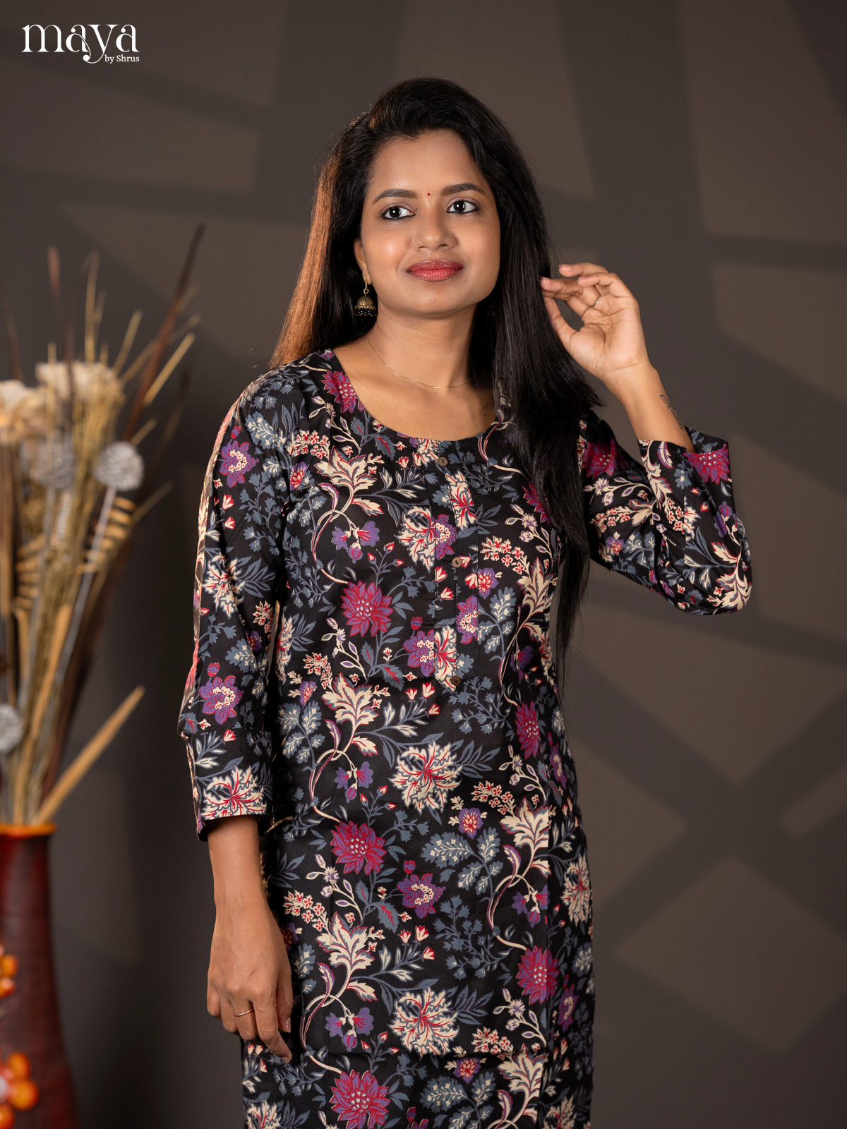 Black Floral Printed Cotton Straight Kurti