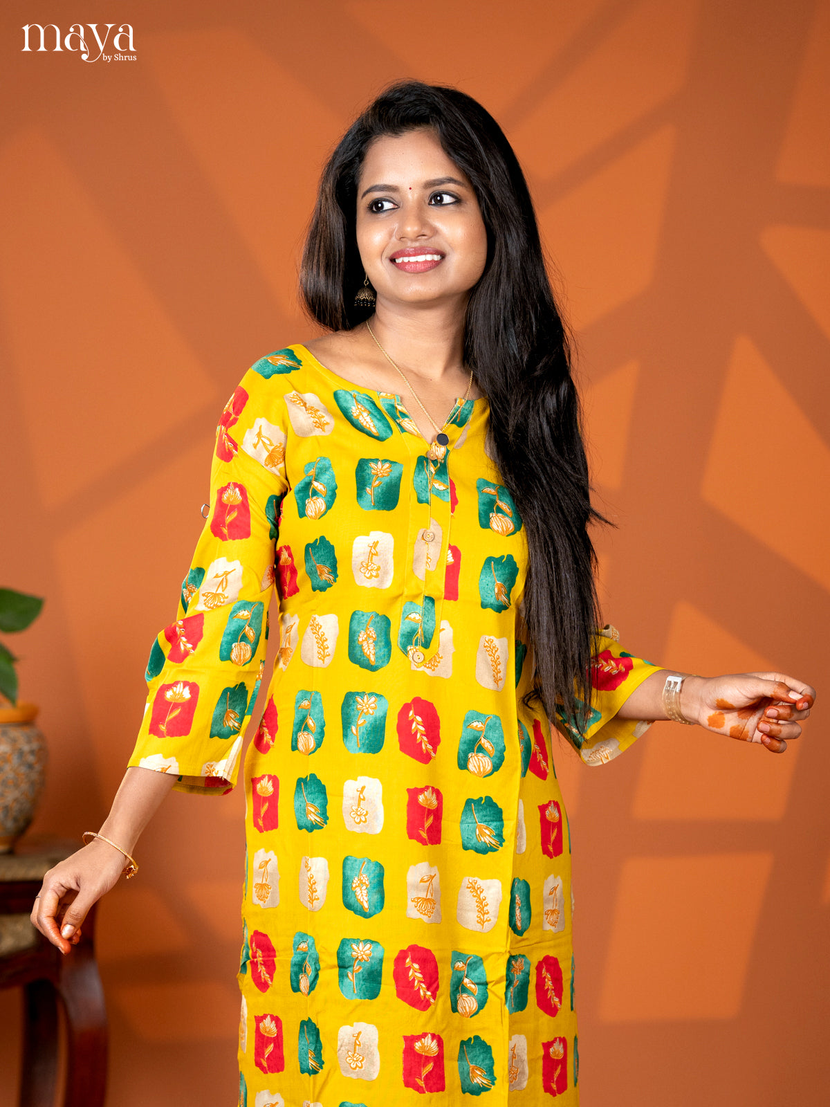 Mustrad Abstract Floral Printed Rayon Straight Kurti