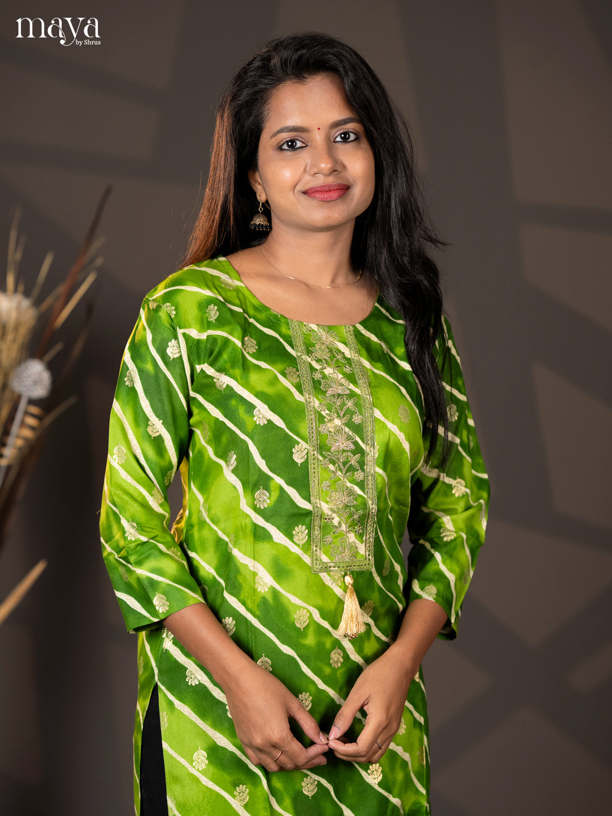 Green Embroidered Rayon Straight Kurti