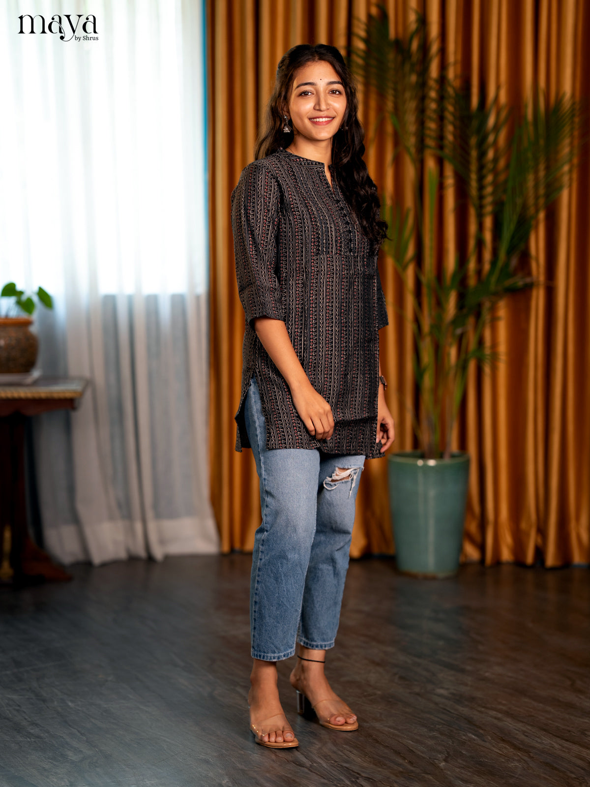 Black Geometric Printed Rayon Straight Short Kurta