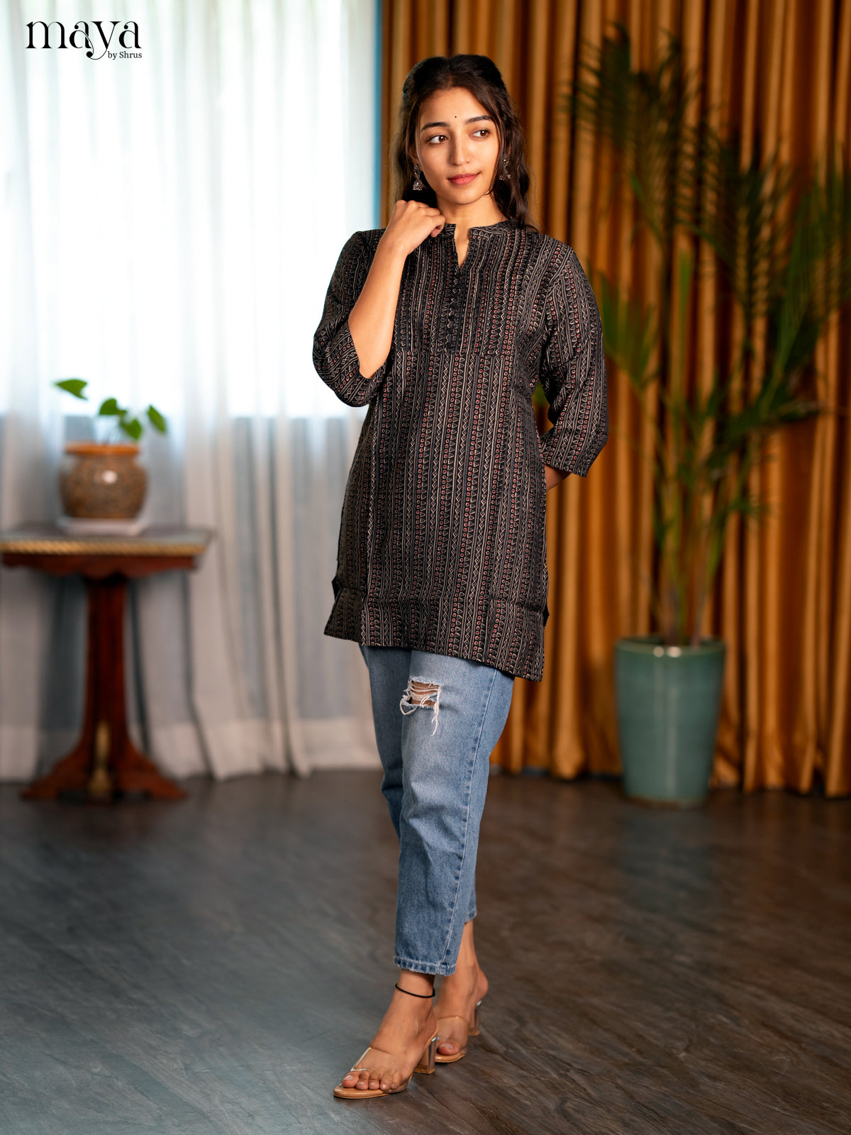 Black Geometric Printed Rayon Straight Short Kurta