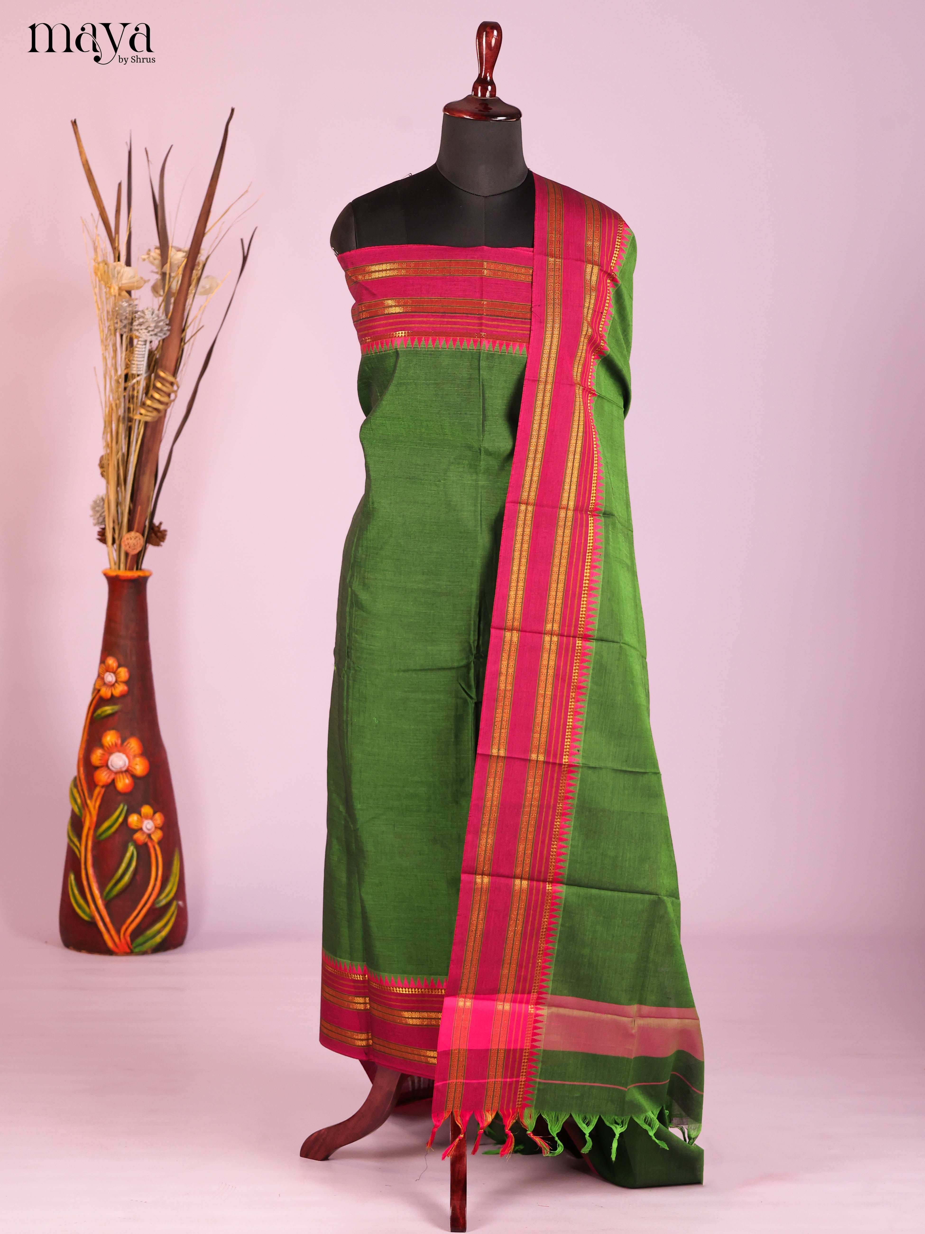 Green & Red -Narayanpet top & dupatta combo