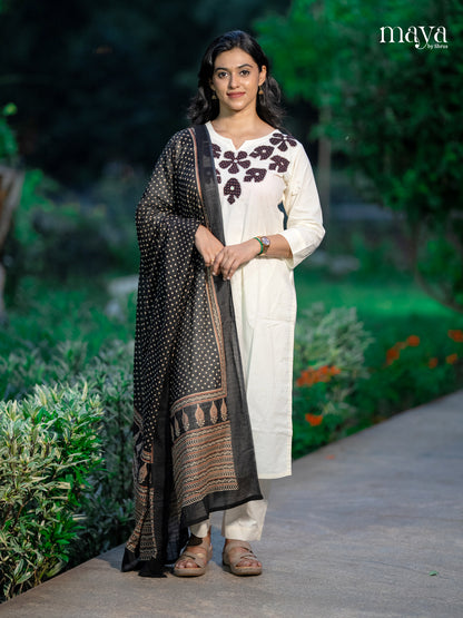 Off-white Readymade Salwar with Embroidered Design-mdj03009