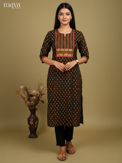 Charming Black Floral Printed Readymade Cotton Kurti With Yoke Neck