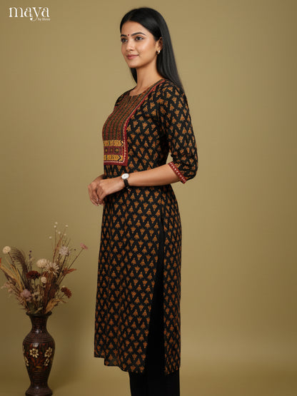 Charming Black Floral Printed Readymade Cotton Kurti With Yoke Neck