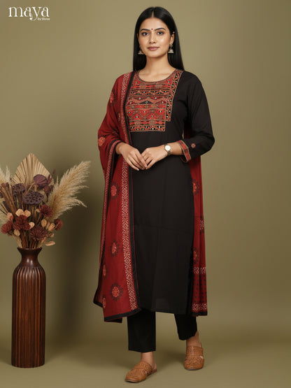 Cheerful Black & maroon Readymade 3 Piece with embroidered neck yoke